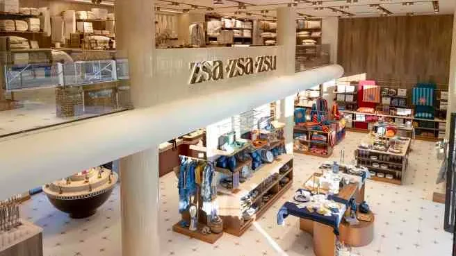Zsa Zsa ZsuYeni mağazasını Çeşme’de açtı